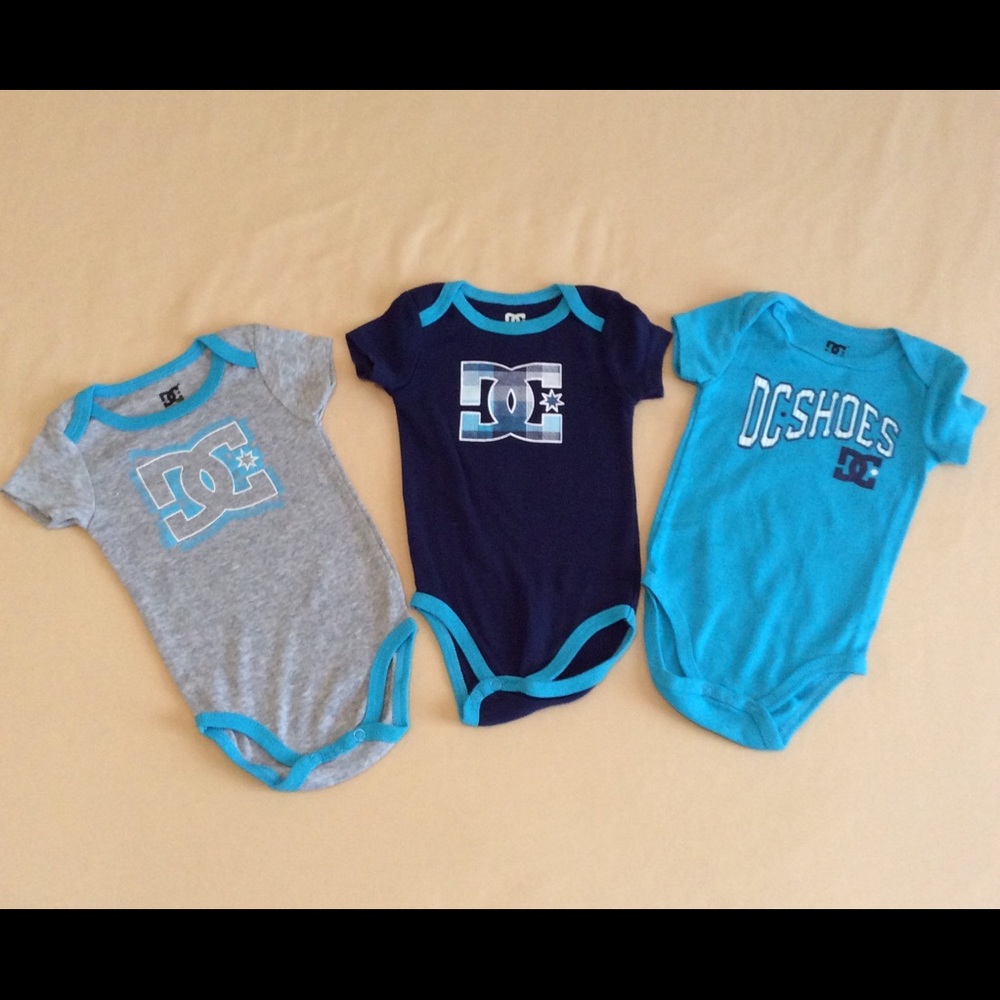 Set of 3 DC shoes onesies